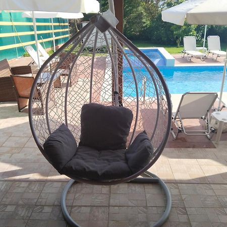 Maria Lemoni Swimming Pool Apartment Nea Skioni Bagian luar foto