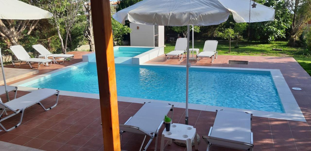 Maria Lemoni Swimming Pool Apartment Nea Skioni Bagian luar foto