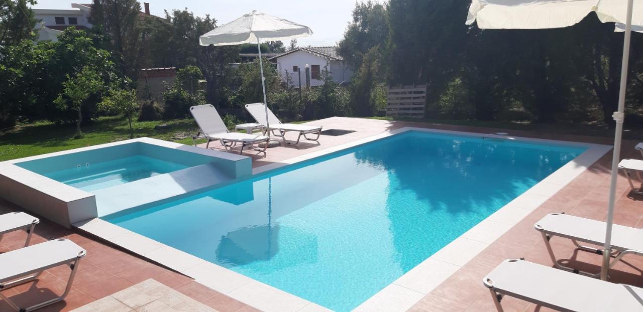Maria Lemoni Swimming Pool Apartment Nea Skioni Bagian luar foto