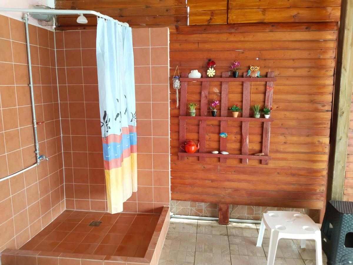 Maria Lemoni Swimming Pool Apartment Nea Skioni Bagian luar foto