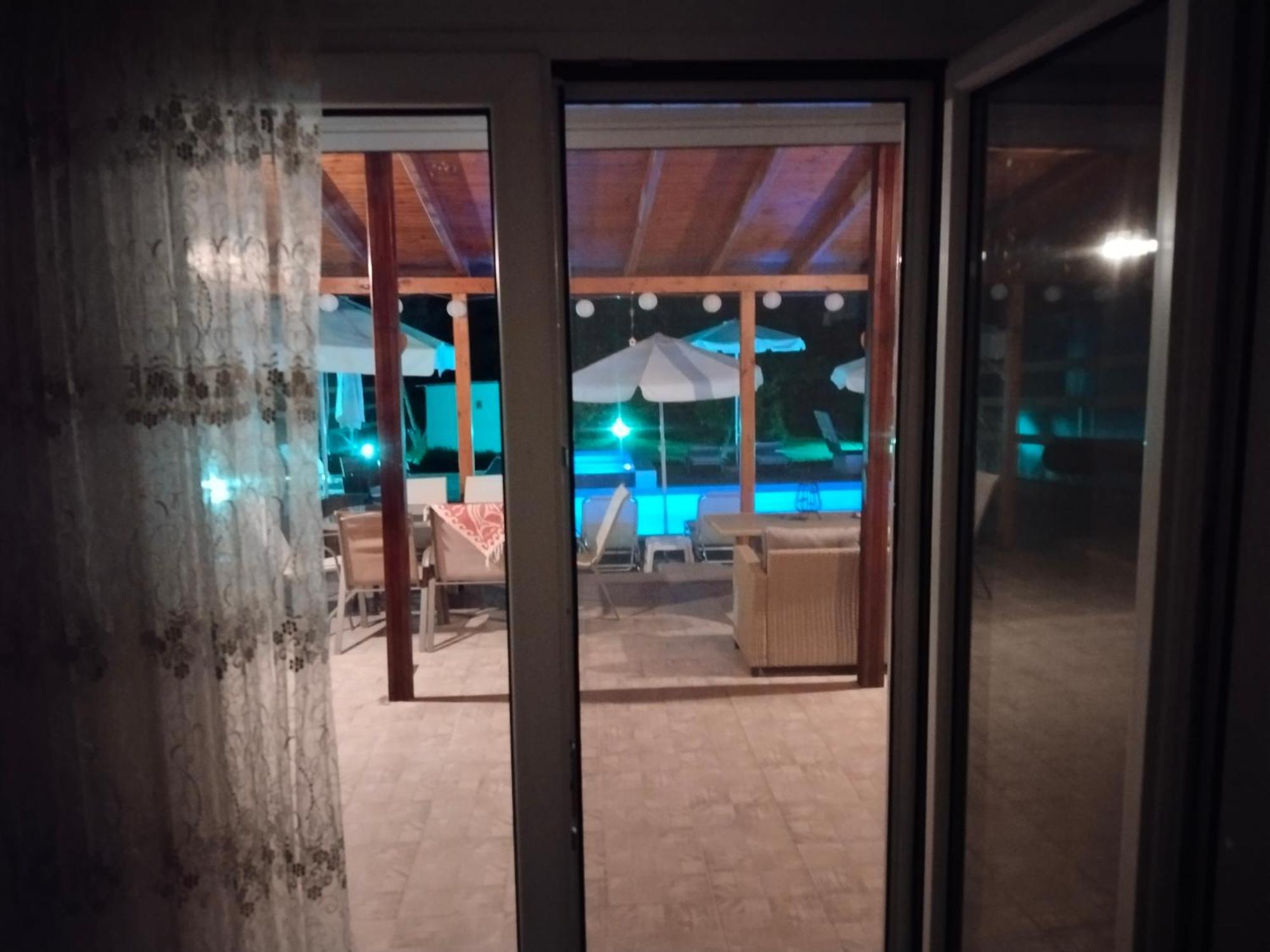 Maria Lemoni Swimming Pool Apartment Nea Skioni Bagian luar foto
